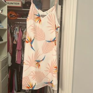 brand new white dress with pink feathers and birds. fabrik size S.